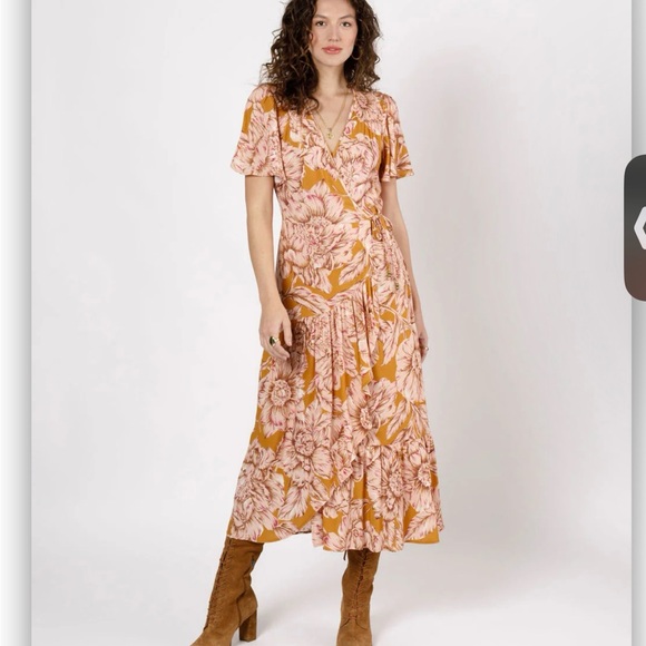 Band of Gypsies Dresses & Skirts - Band of gypsies gold blush pink dress